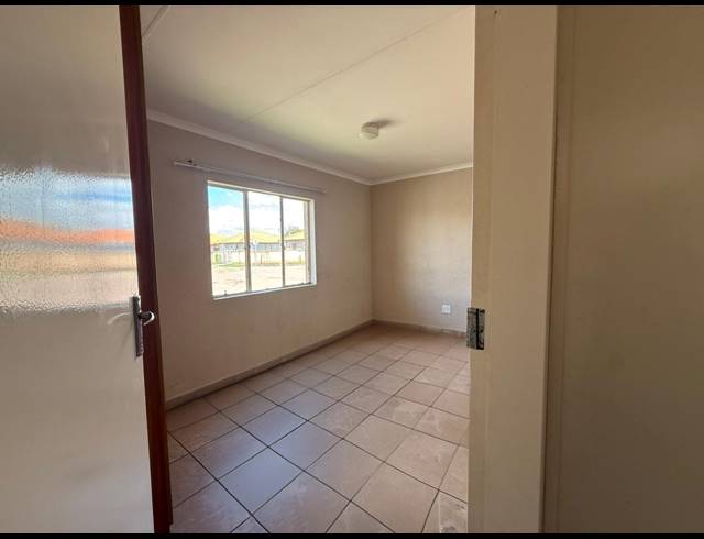3 BEDROOM TOWNHOUSE FOR SALE IN WATERKLOOF HILL ESTATE